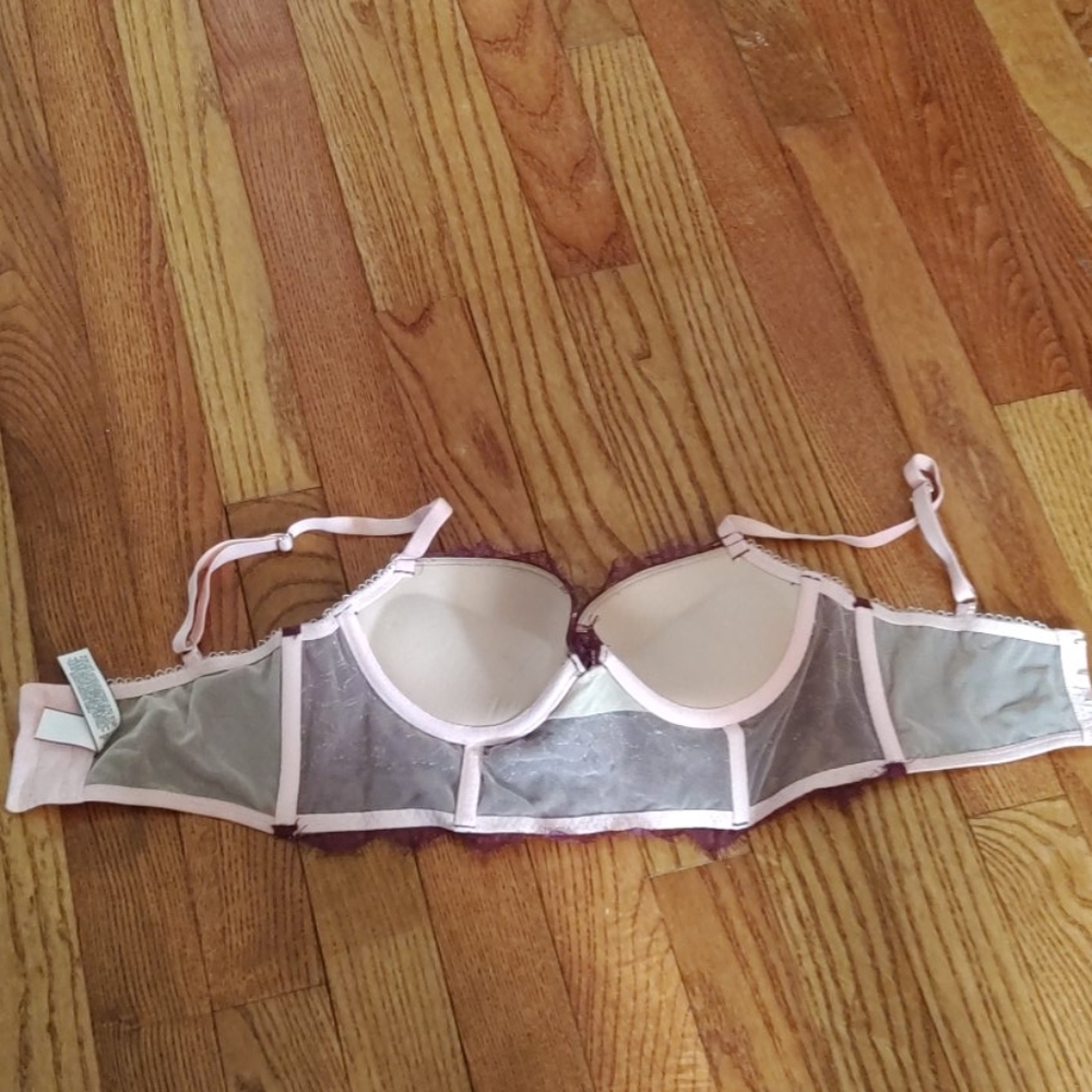VS‎ bra - Picture 2 of 3